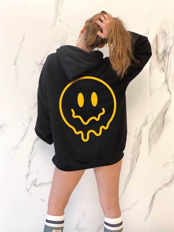 Smiley Oversized Hoodie - Zarar Outfit